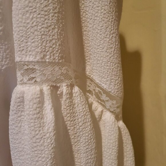 Vince Camuto Garden Romance Long Sleeve Blouse Color: New Ivory Size Medium NWT - Picture 4 of 9